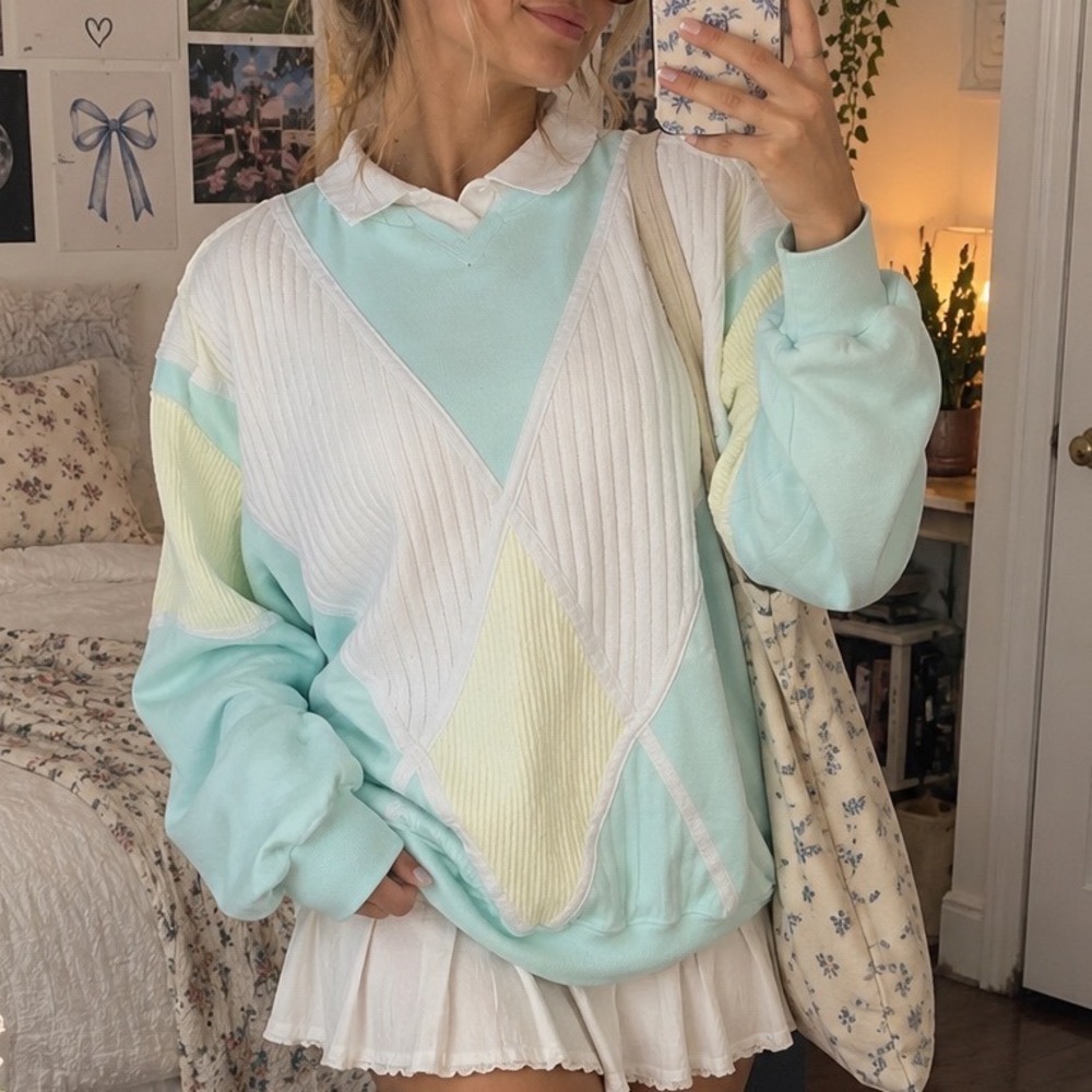 Vintage Blast Pastel Colorblock Collared Sweatshirt Mint Green Yellow White D3